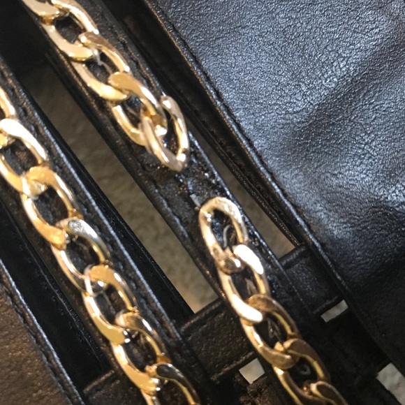 🔥🔥SUPER SALE🔥🔥PRICE FIRM✅NO OFFERS PLS! 👑Sexy Chain link black boots - Picture 5 of 13